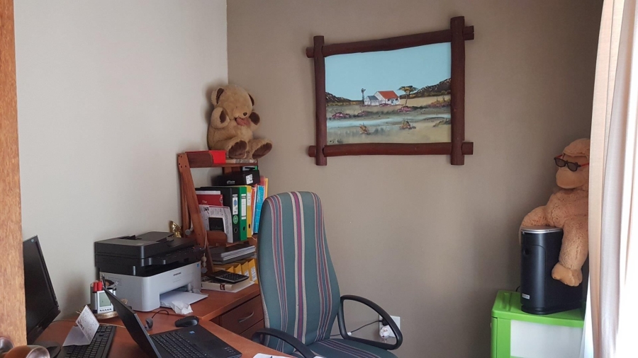 6 Bedroom Property for Sale in Cashan North West